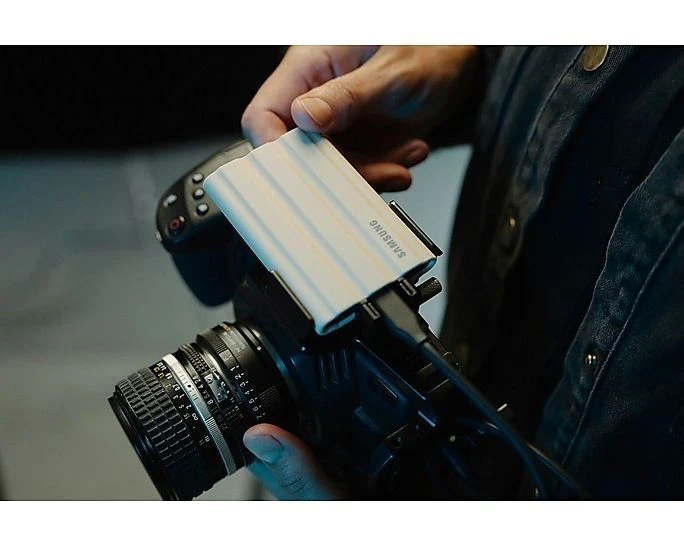 Samsung Portable SSD T7 Shield 2TB Beige USB 3.2 Rugged SSD